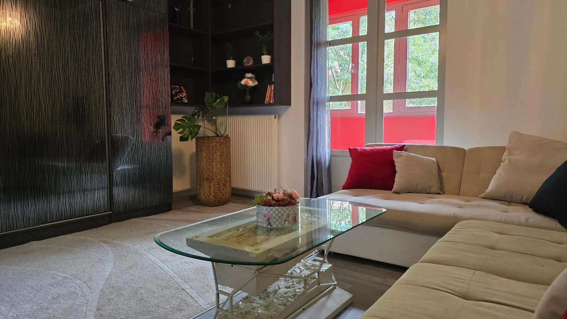 Serenity Family Apartment In Old Buda Near Tram Line Budapest