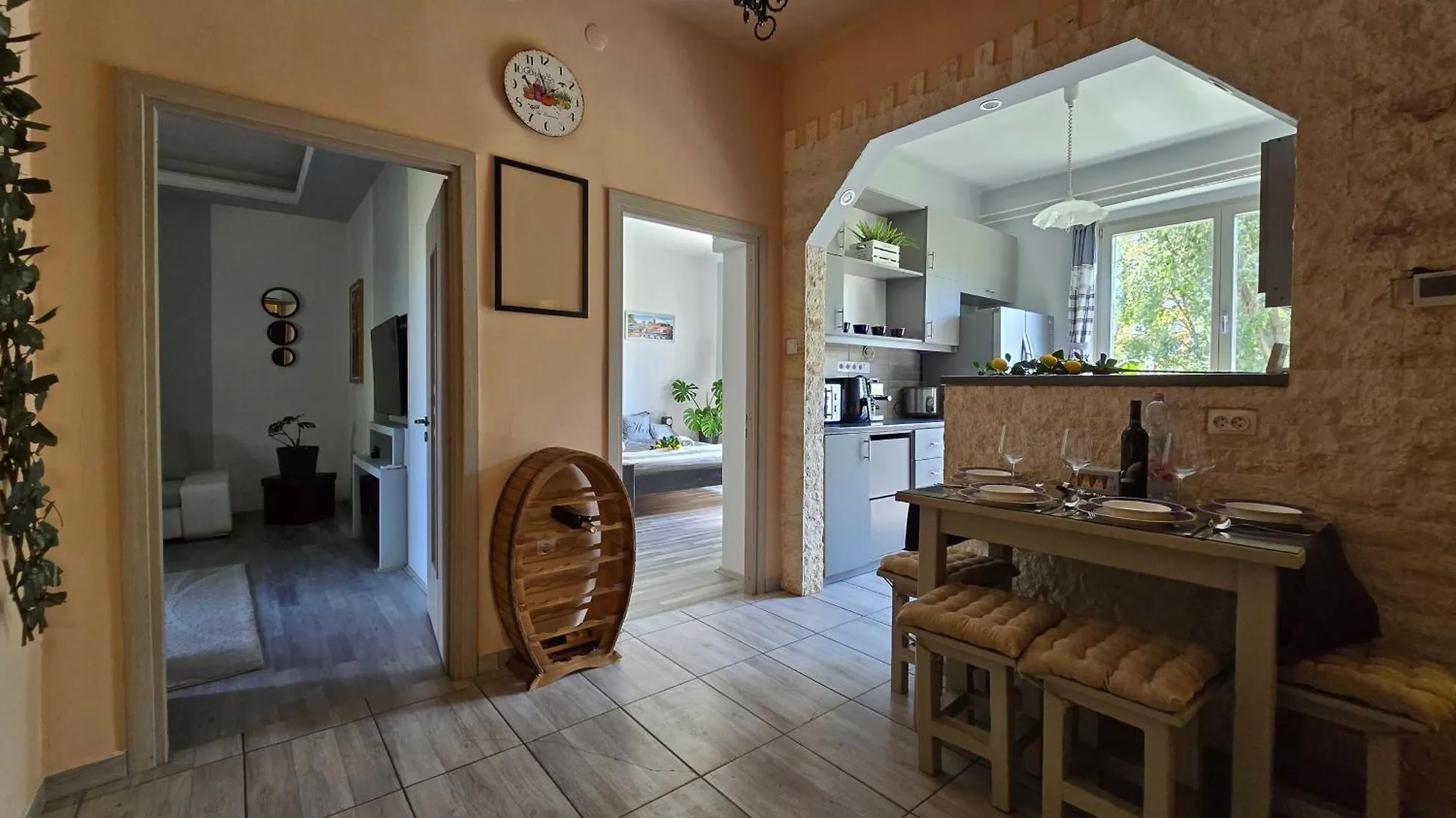 Serenity Family Apartment In Old Buda Near Tram Line Budapest 0*,