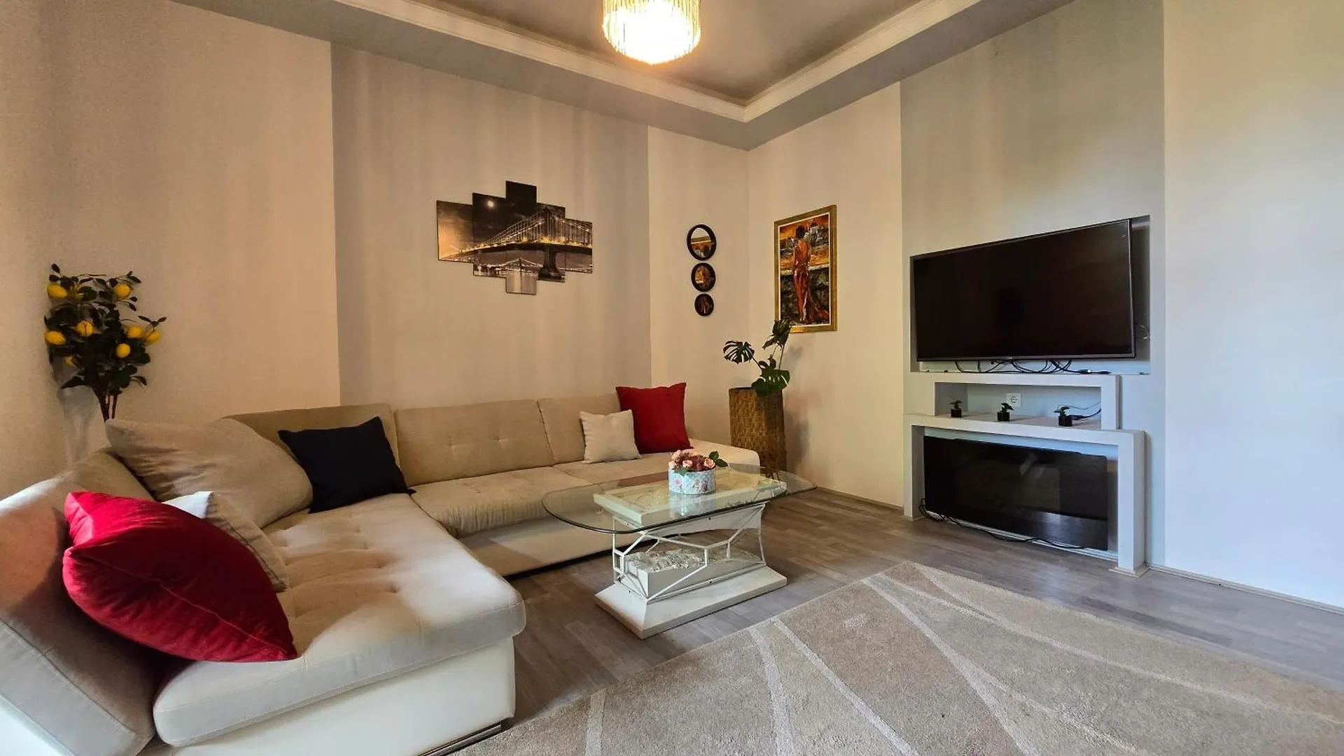 Serenity Family Apartment In Old Buda Near Tram Line Budapest