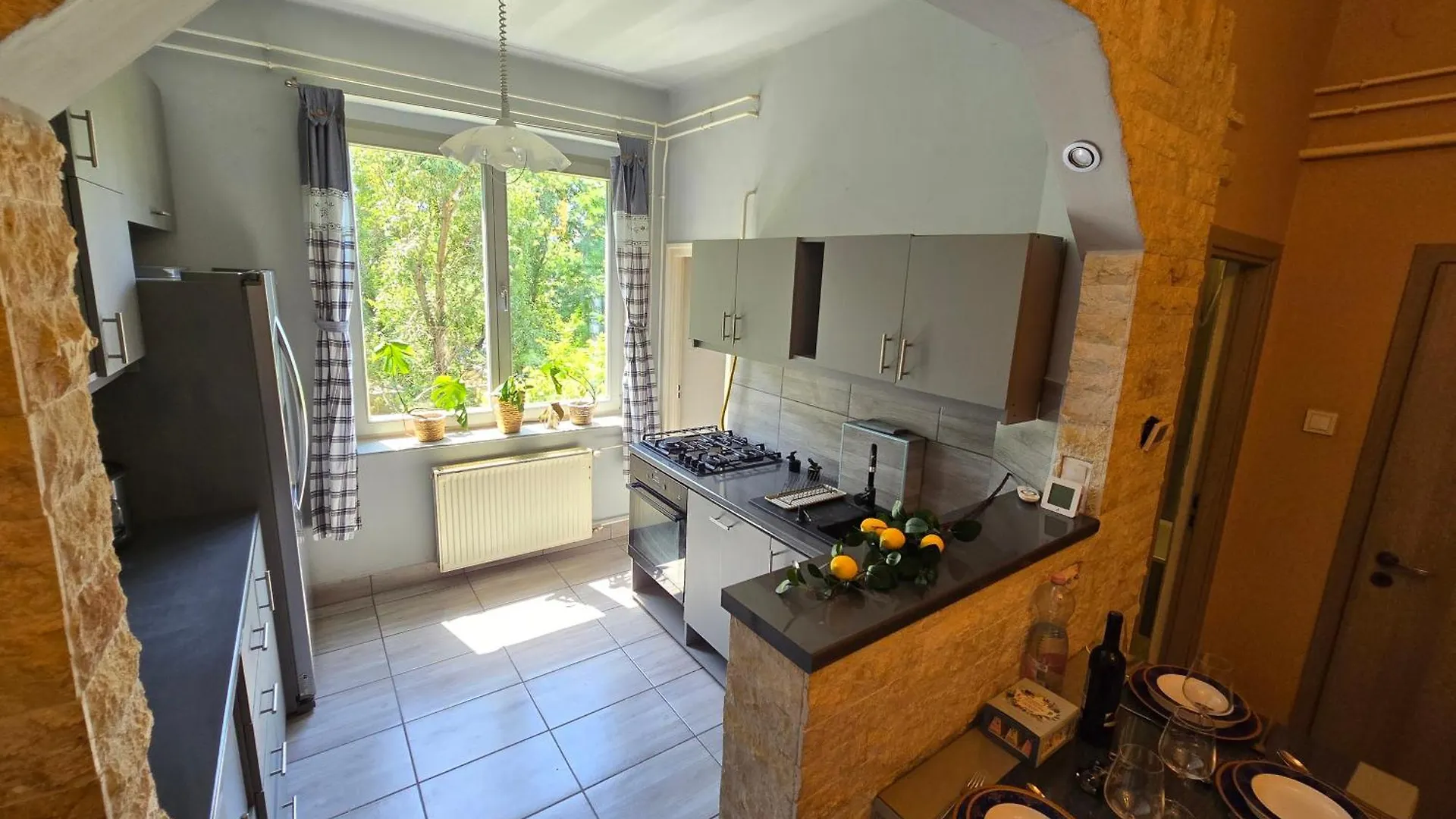Serenity Family Apartment In Old Buda Near Tram Line Budapešť